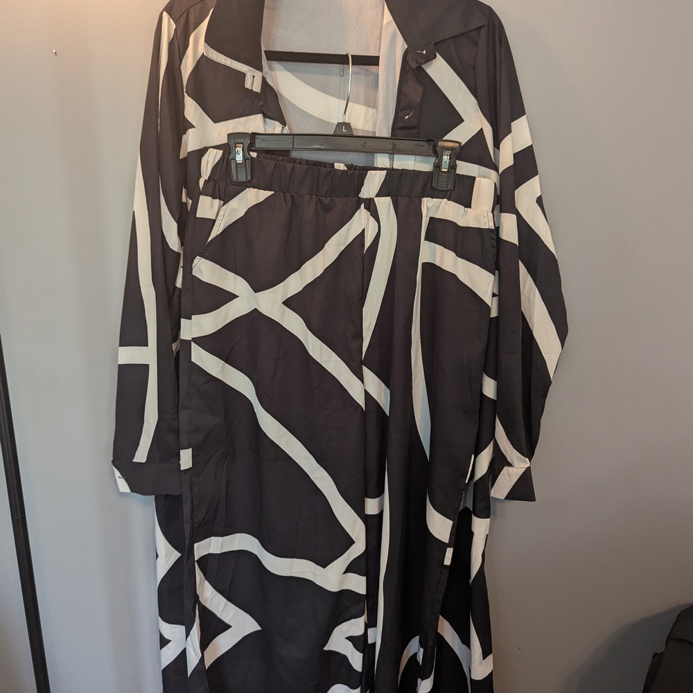 Black and White Geometric Patterned Dress
